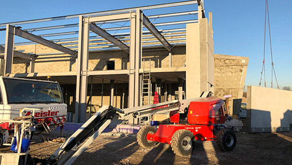 Bautagebuch  Die Treppenhauswand ist fertig